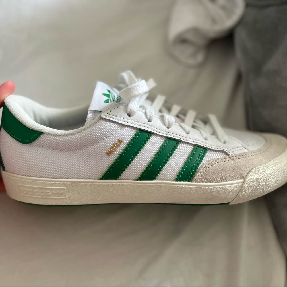 Adidas Nora, size women’s 7, white and green, NEVER WORN